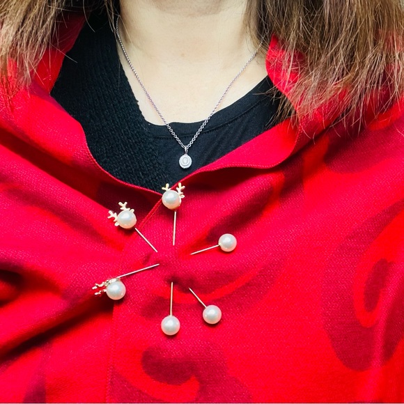 Reindeer pearl pin - Picture 6 of 7